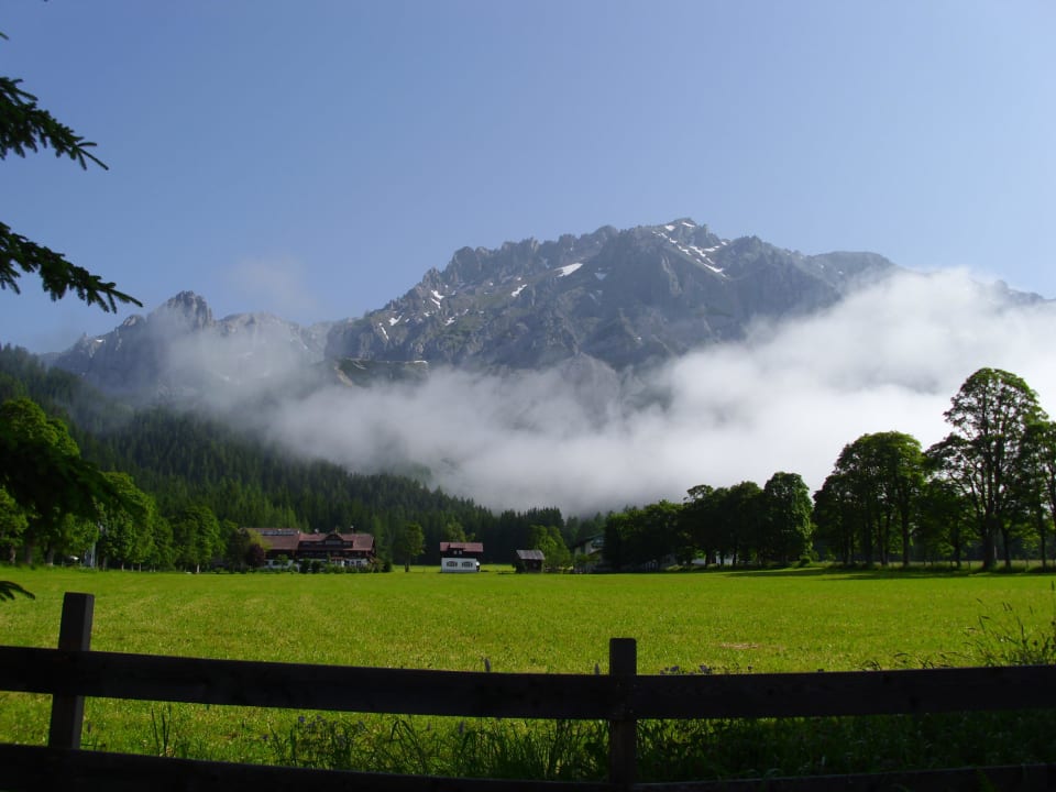 Blick zum Dachstein Pension Bergpracht