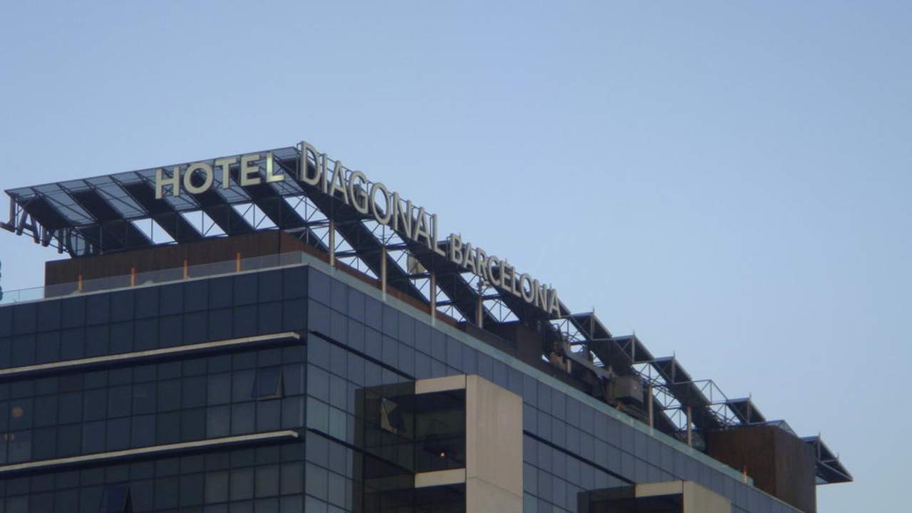 Фото отеля в Барселоне Apartments Diagonal