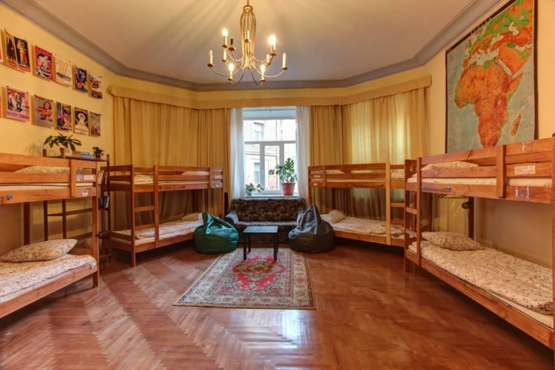 12-местный общий номер BroadSky Hostel