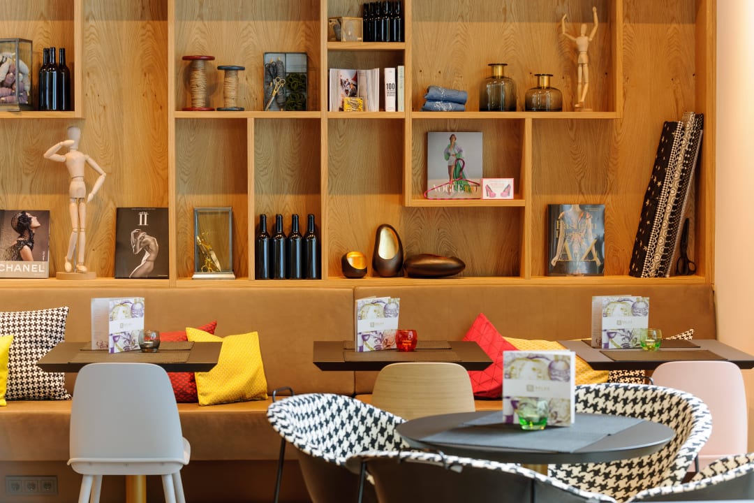 Sitzbereich in unserer Bar Mercure Berlin Wittenbergplatz