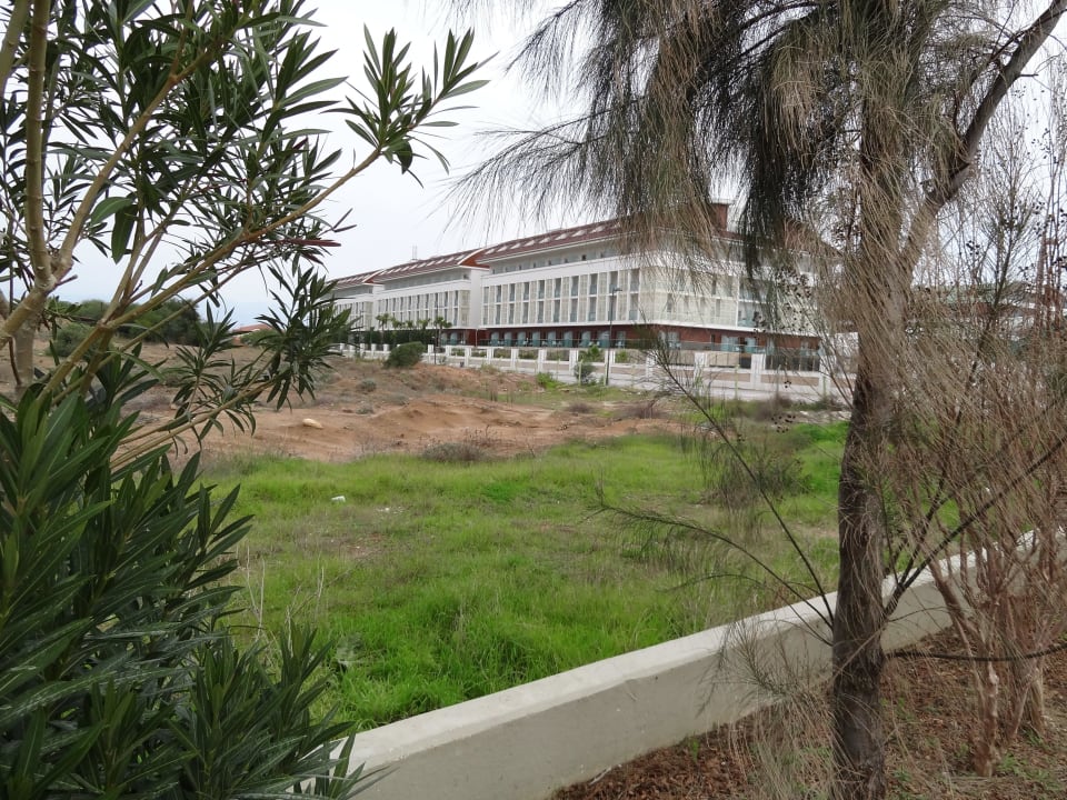 Hotel von der Rückseite Sentido Trendy Verbena Beach