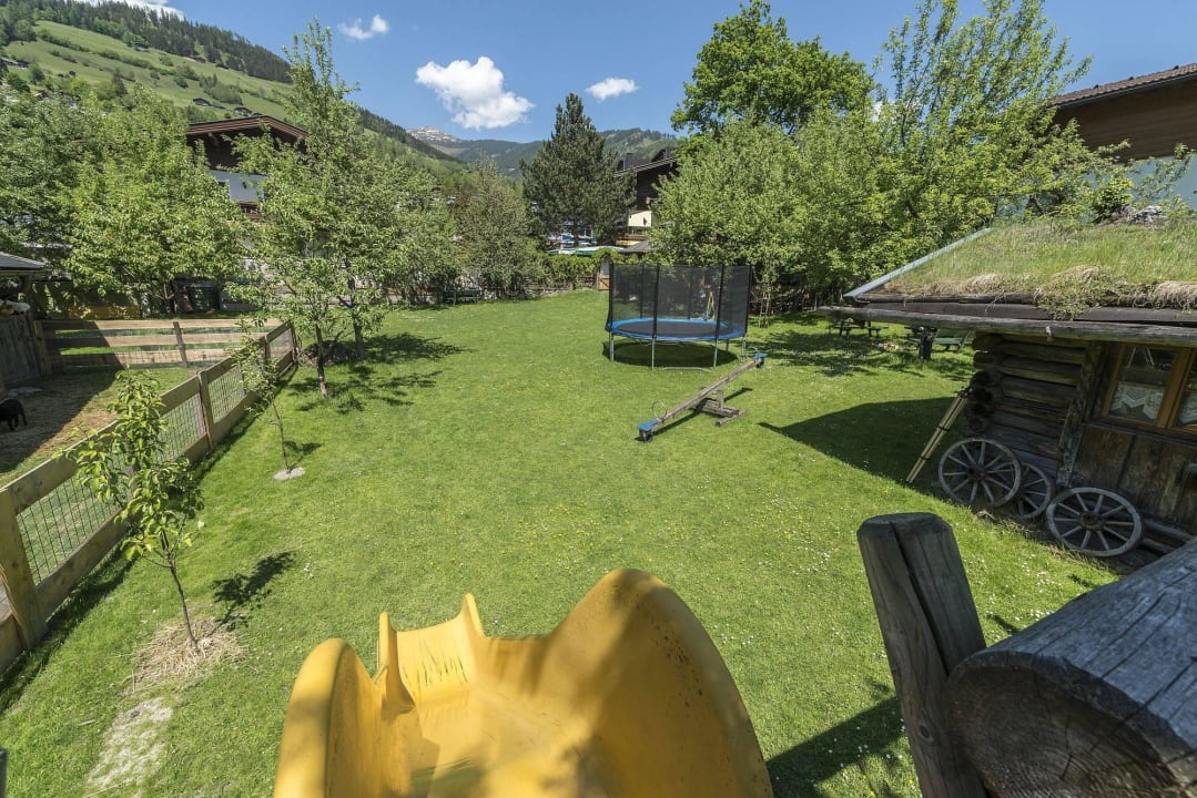 Garten  Hotel Gasthof Kröll