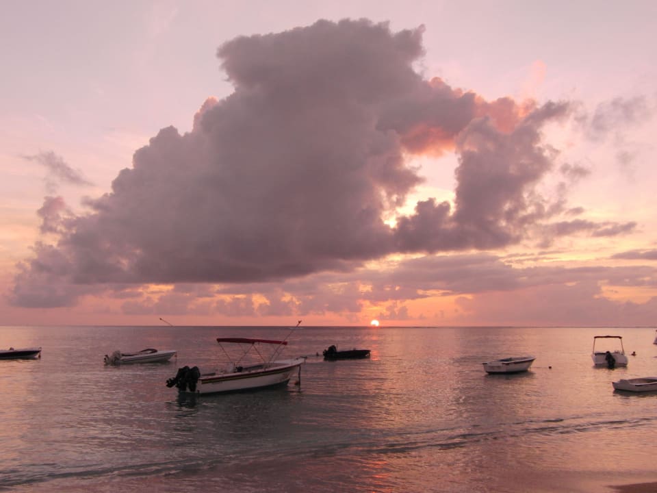 Viele kleine Boote, keine freie Sicht auf das Meer Hotel La Mariposa