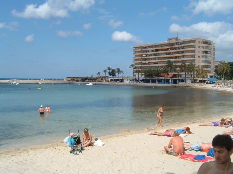 Strand direkt vorm Hotel BQ Aguamarina Boutique Hotel