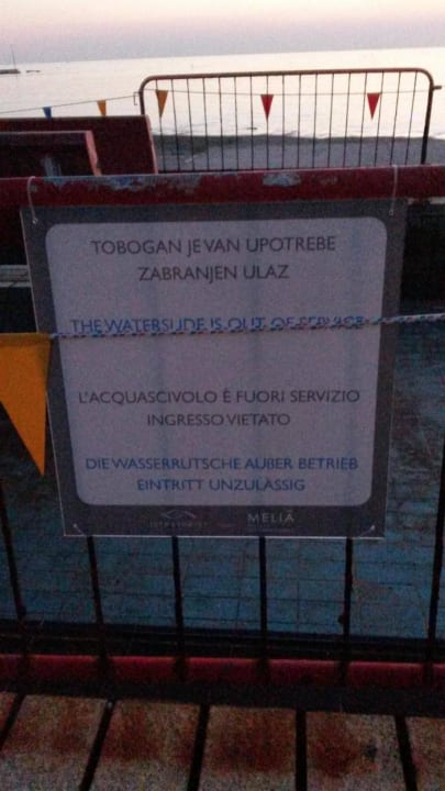 Wasserrutsche wohl seit Jahren defekt Apartments Katoro Plava Laguna