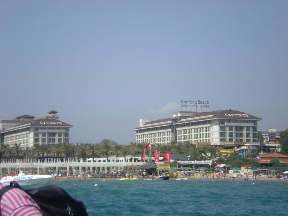Das Hotel vom Meer aus Fotografiert Sunis Kumköy Beach Resort Hotel & Spa