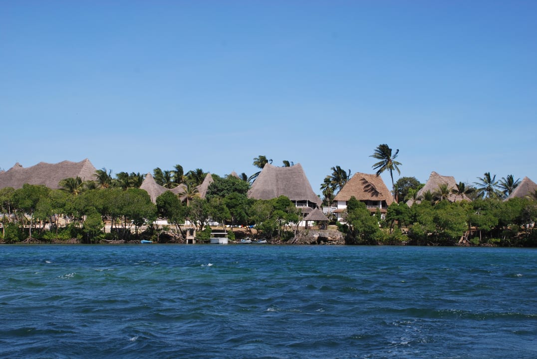 Hotelansicht vom Meeresarm Temple Point Resort