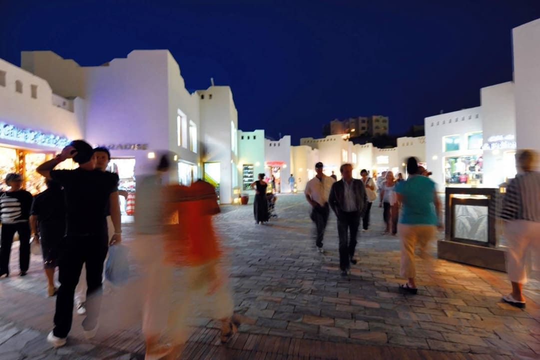 Shopping Domina Coral Bay Resort, Diving , Spa & Casino