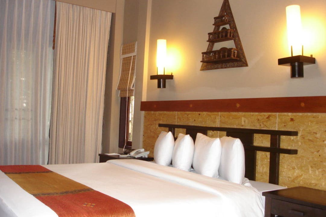 Bett Khao Lak Merlin Resort