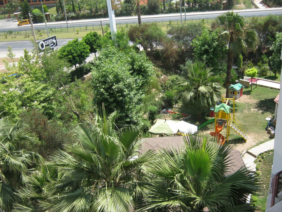 Вид с балкона Hotel Alara Kum