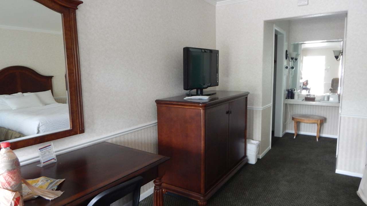 Zimmer SureStay Collection by Best Western Baugh Motel