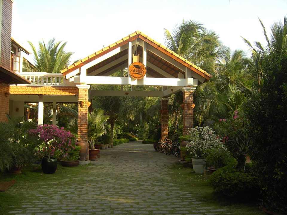 Eingang Rezeption Hotel Bon Bien Resort