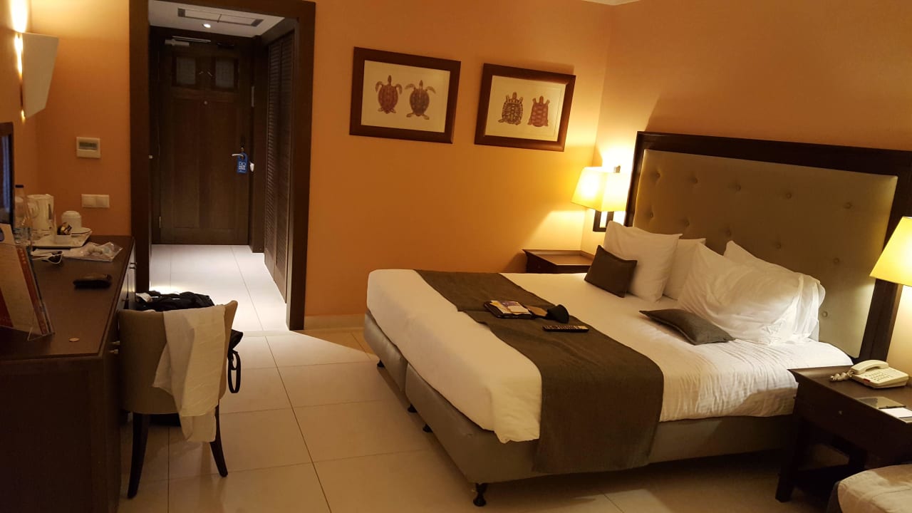 Zimmer mit super bequemen Bett Atlantica Belvedere Resort