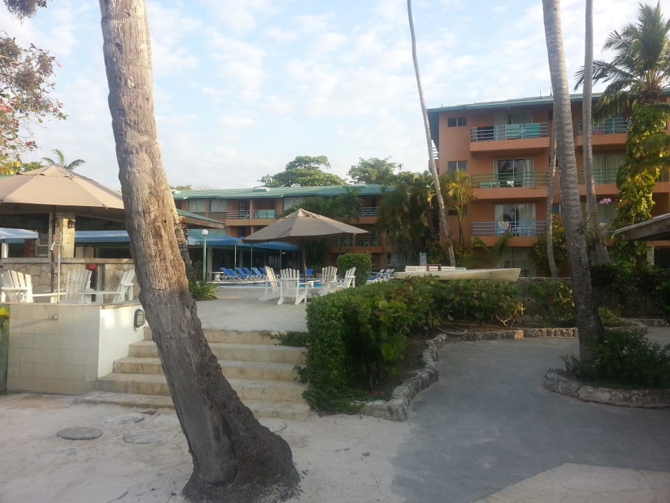 Weg vom Strand zum Pool whala!boca chica