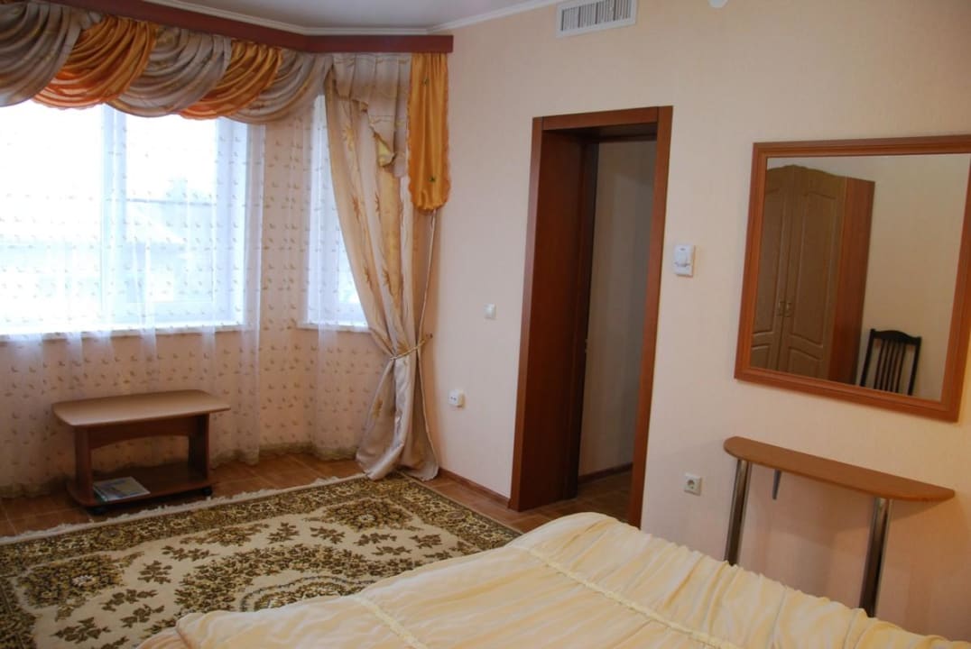 Спальня - 2-х комнатный, 2-х местный номер Casa Cypress / Гостевой дом Кипарис