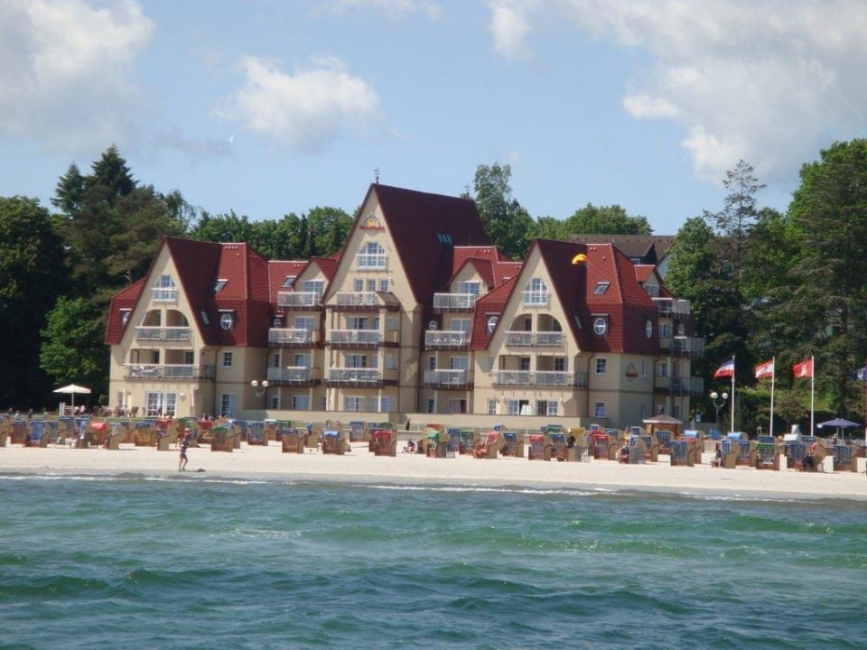 Blick vom Wasser aus Strandhotel Grömitz