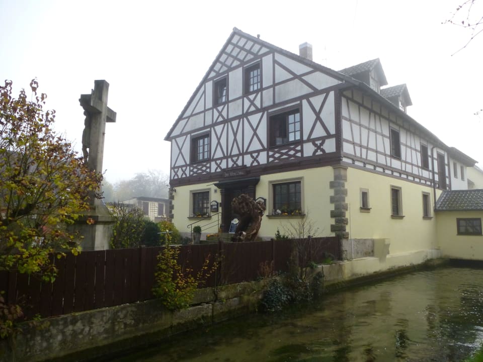 Seitliche Ansicht der Alten Mühle Gasthof Alte Mühle