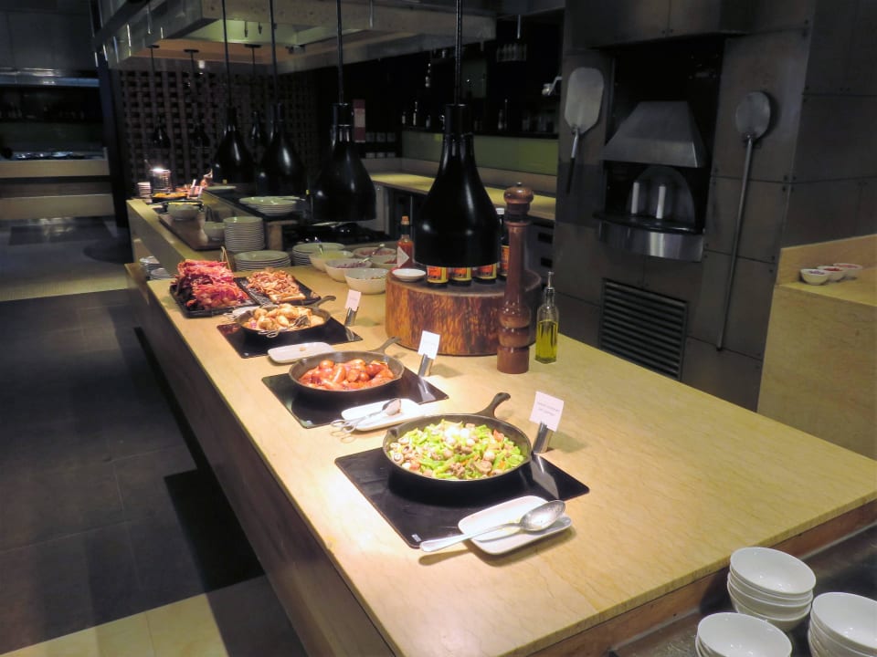 Reichhaltiges Büffet New World Makati Hotel