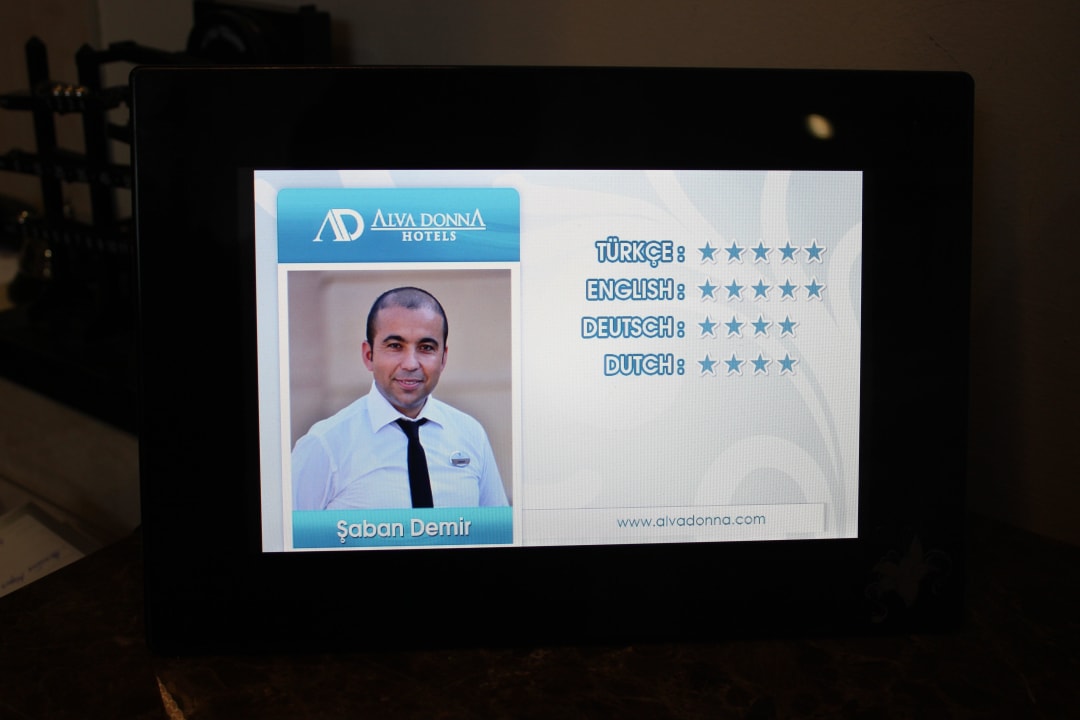 Dig. Bilderrahmen - Wer spricht was (Rezeption) Dobedan Exclusive Hotel And Spa