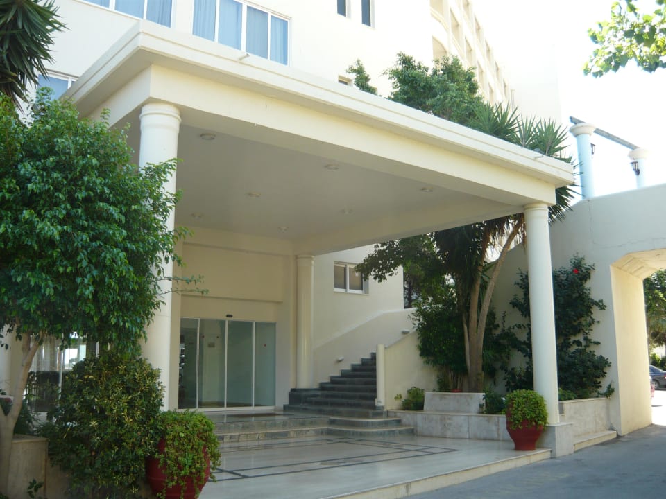 Entrance Olympos Beach Hotel