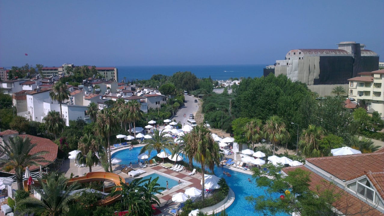 Unsere wunderschöne Aussicht auf den 2. Pool +Meer Seaden Corolla Hotel