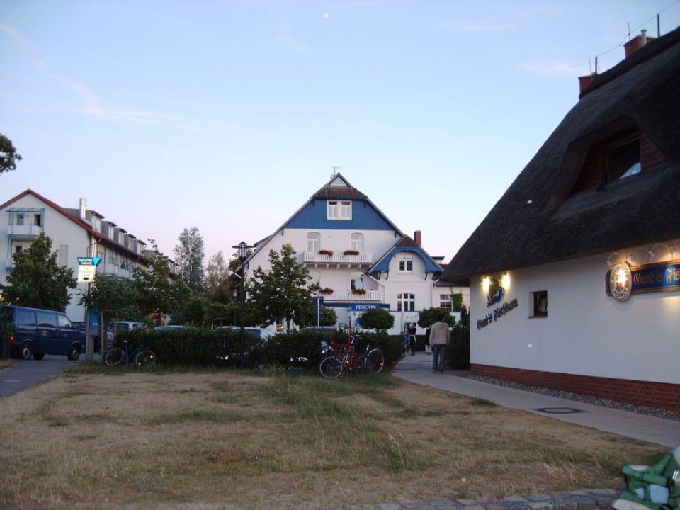 Blick zum Hotel Strandhaus WOTAN