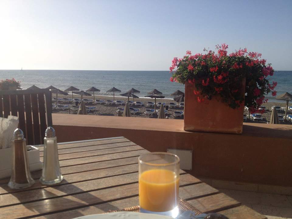 Frühstück mit Blick aufs Meer Hotel Guadalmina, managed by Barceló