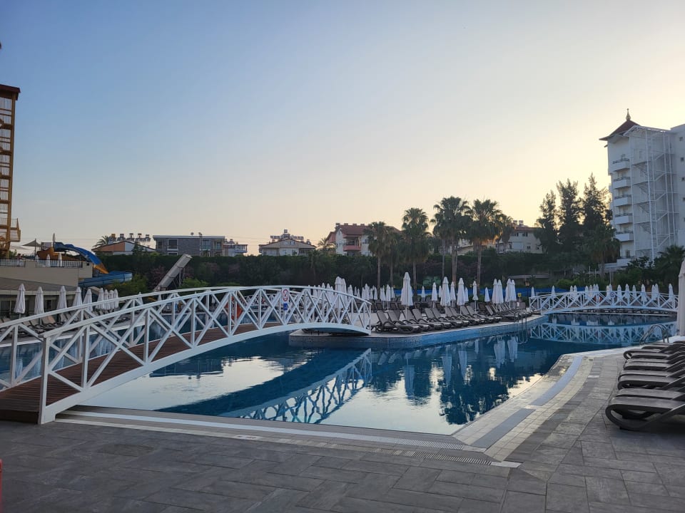 Pool Side Mare Resort & Spa