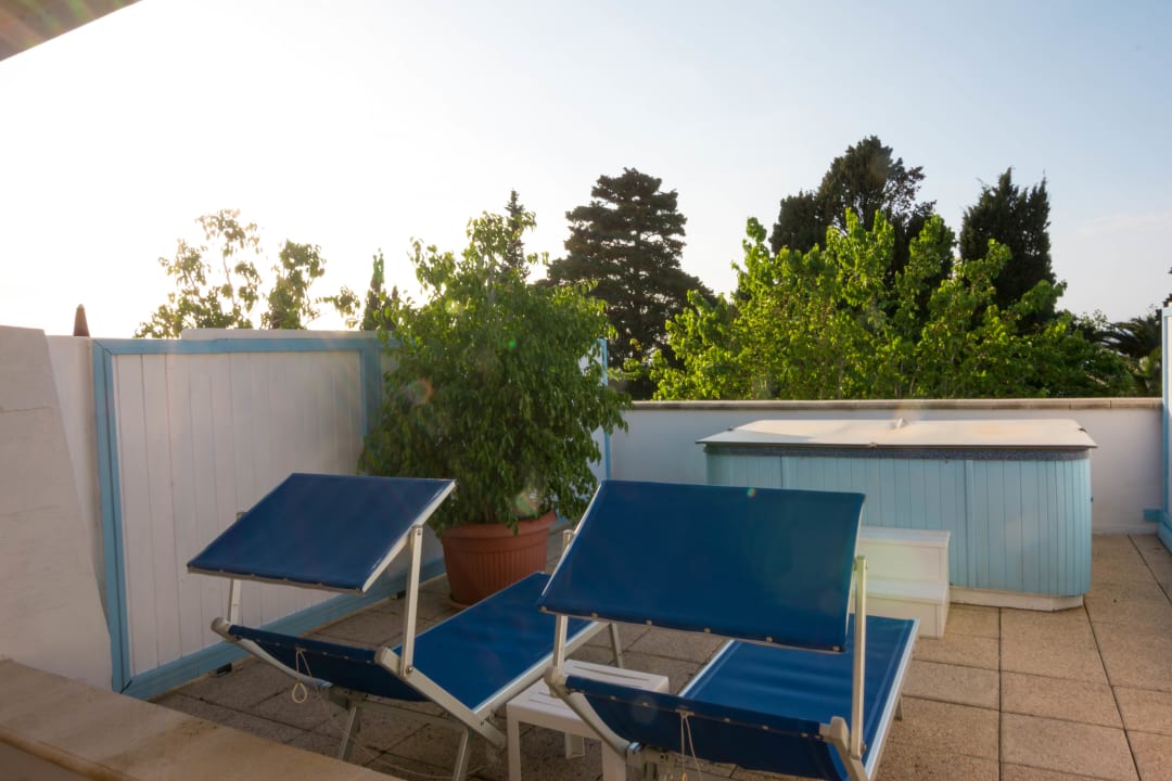 Deluxezimmer mit grosser Terrasse und Jacuzzi... Aldiana Club Rocca Nettuno Calabria