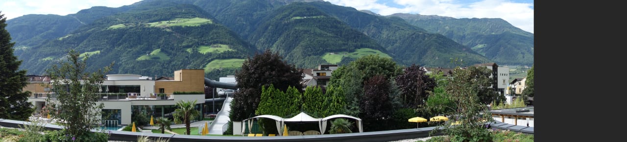 Garten mit Wasserlandschaft Sonnen Resort