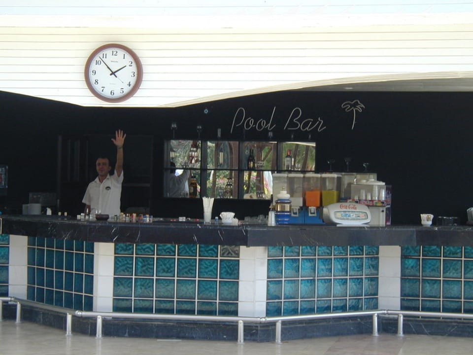 Poolbar Green Max Hotel