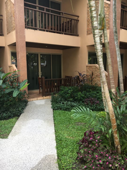 Zugang zu unserem Zimmer mit Terrasse  Best Western Premier Bangtao Beach Resort & Spa
