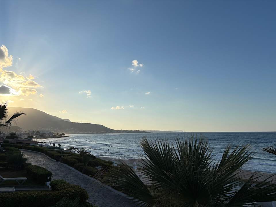 Ausblick Alexander Beach Hotel & Village Resort