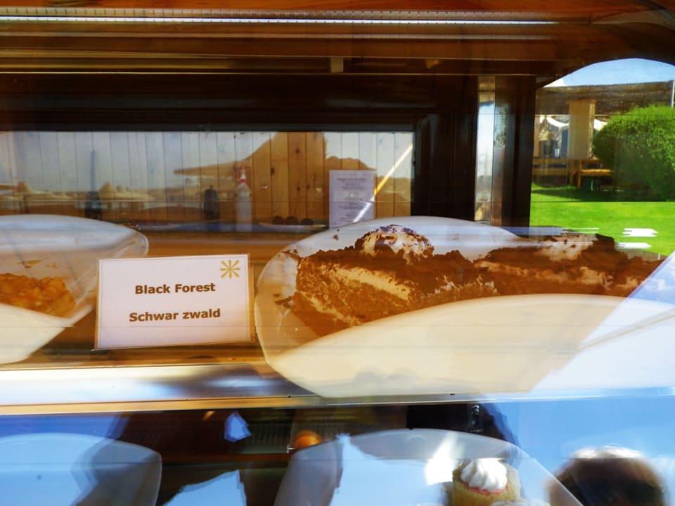 Schwarzwälder Kirsch Torte am Strand Jaz Dar EL Madina