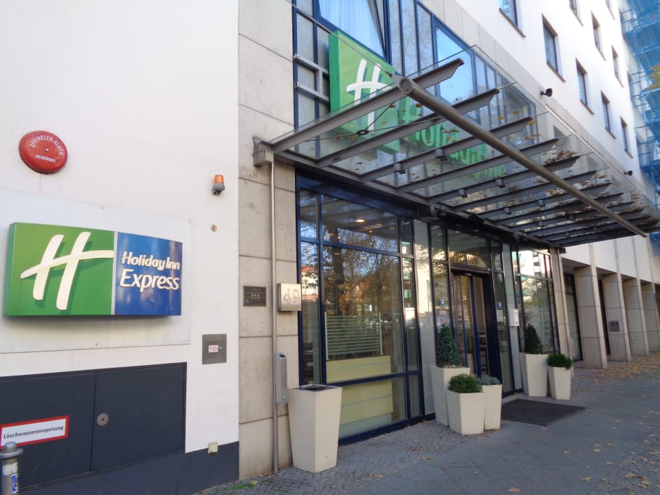 Außenansicht Holiday Inn Express Berlin City Center