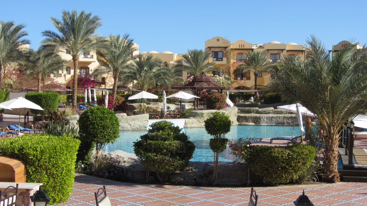 2. Schwimmbecken Steigenberger Coraya Beach - Adults only