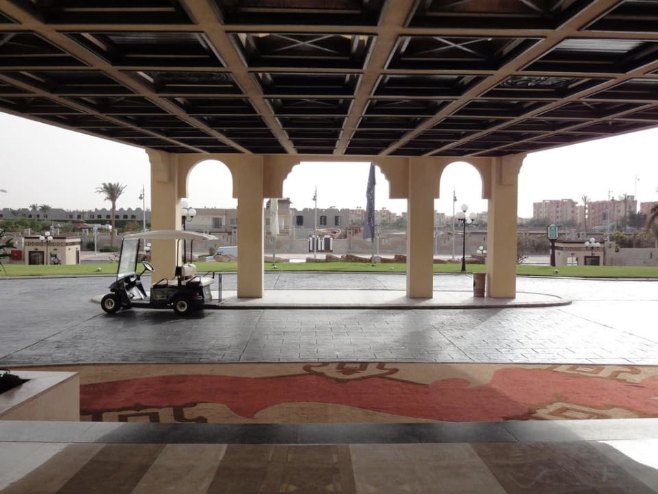 Ausgang Steigenberger ALDAU Beach Hotel