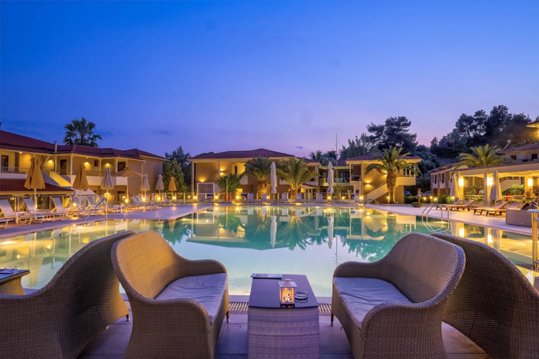 Romantic anytime of the day! Hotel Lagomandra Beach