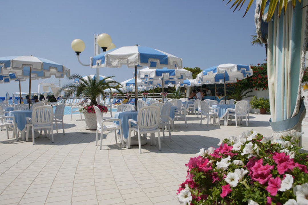 "Bar piscina" Hotel Corallo Bibione (Bibione) • HolidayCheck Italien)
