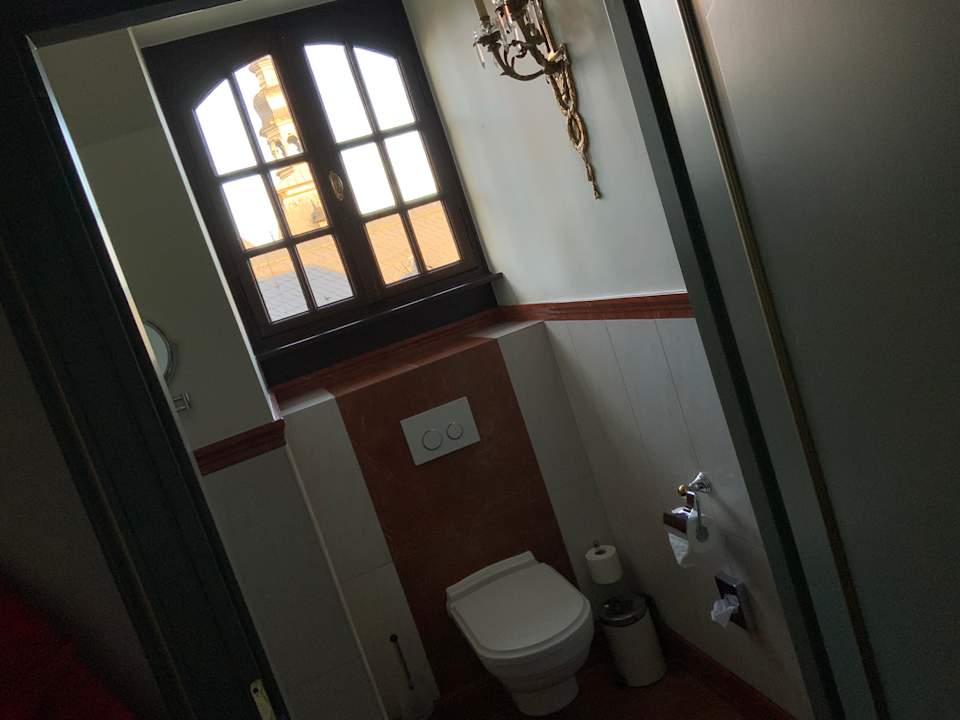 Zimmer Schloss Lieser, Autograph Collection