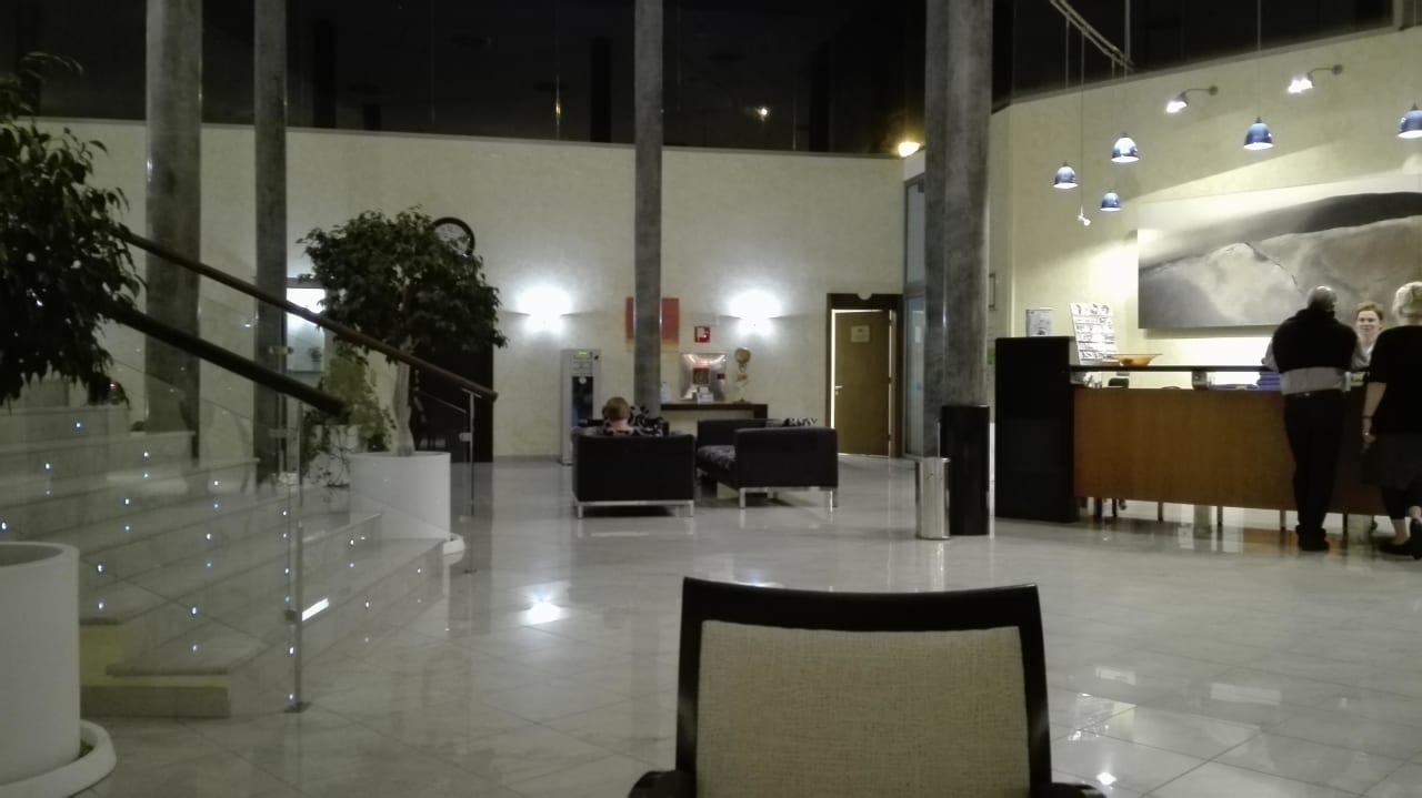 Im Hintergrund Kofferraum und WC Hotel Las Costas