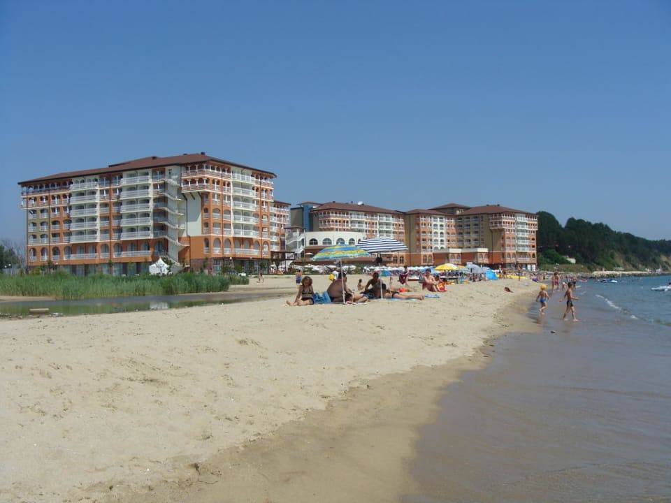Hotel vom Strand aus betrachtet Sol Luna Bay