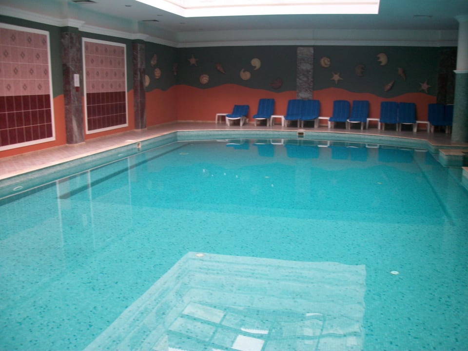 Hallenbad Club Grand Side