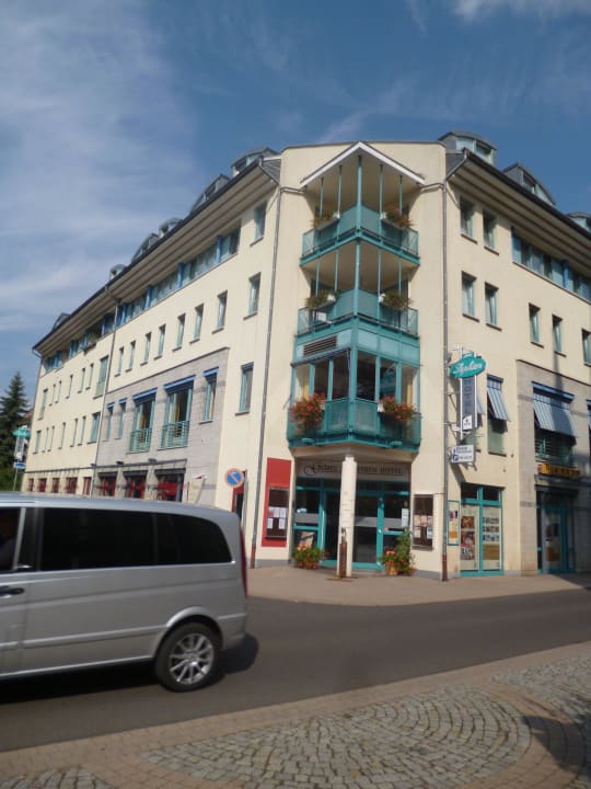 Göbels bei Sonnenschein Göbel's Sophien Hotel