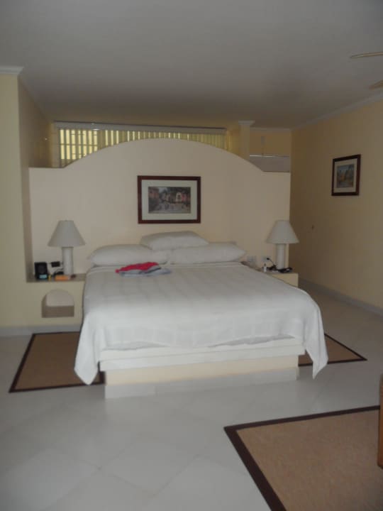 Queen-Bett Hotel Bougainvillea Beach Resort