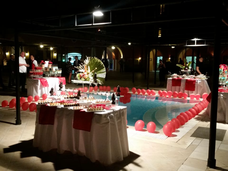Heiligabend Pool Cocktailempfang Jaz Dar EL Madina