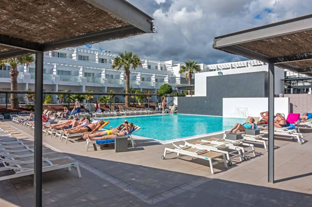 Action Pool Sentido Aequora Lanzarote Suite