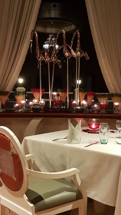 Gastro Premier Le Reve Hotel & Spa