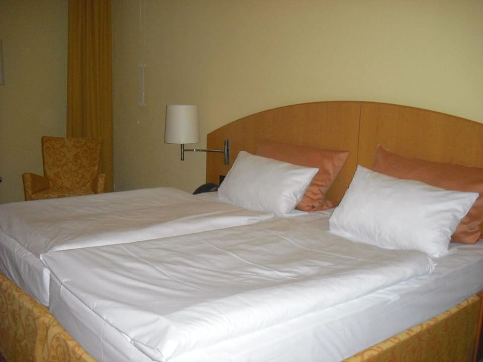 Bett AMERON Berlin ABION Spreebogen Waterside