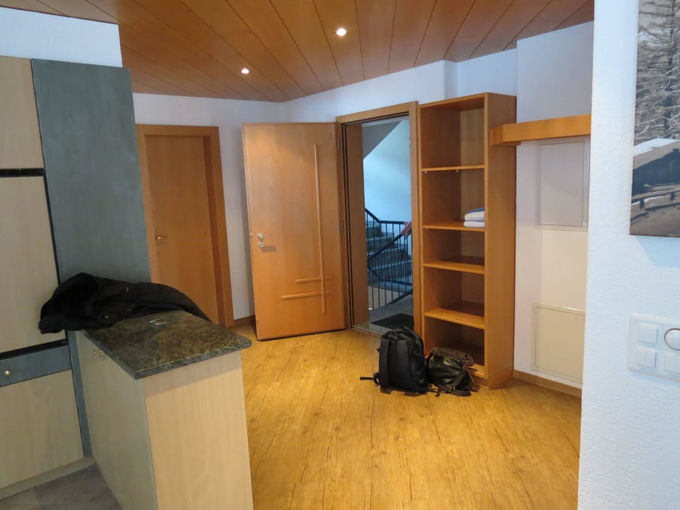 Eingang mit grosszügiger Ablage und Garderobe Helvetia Apartments